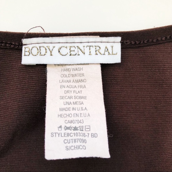 Brown dress with pattern details. Size small - Picture 3 of 8